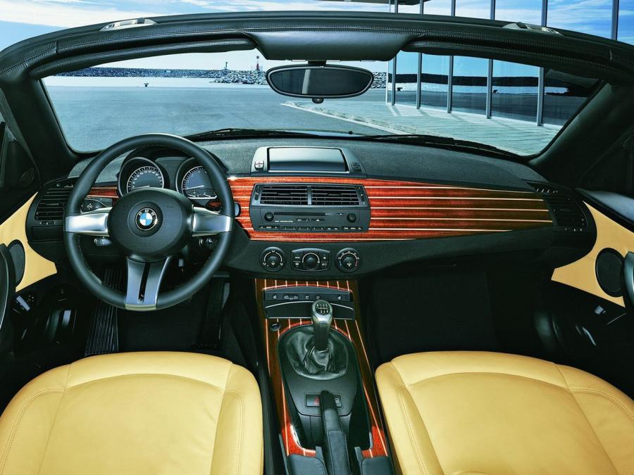  BMW Z4 Roadster Individual 2004 года  (фото 16 из 17)
